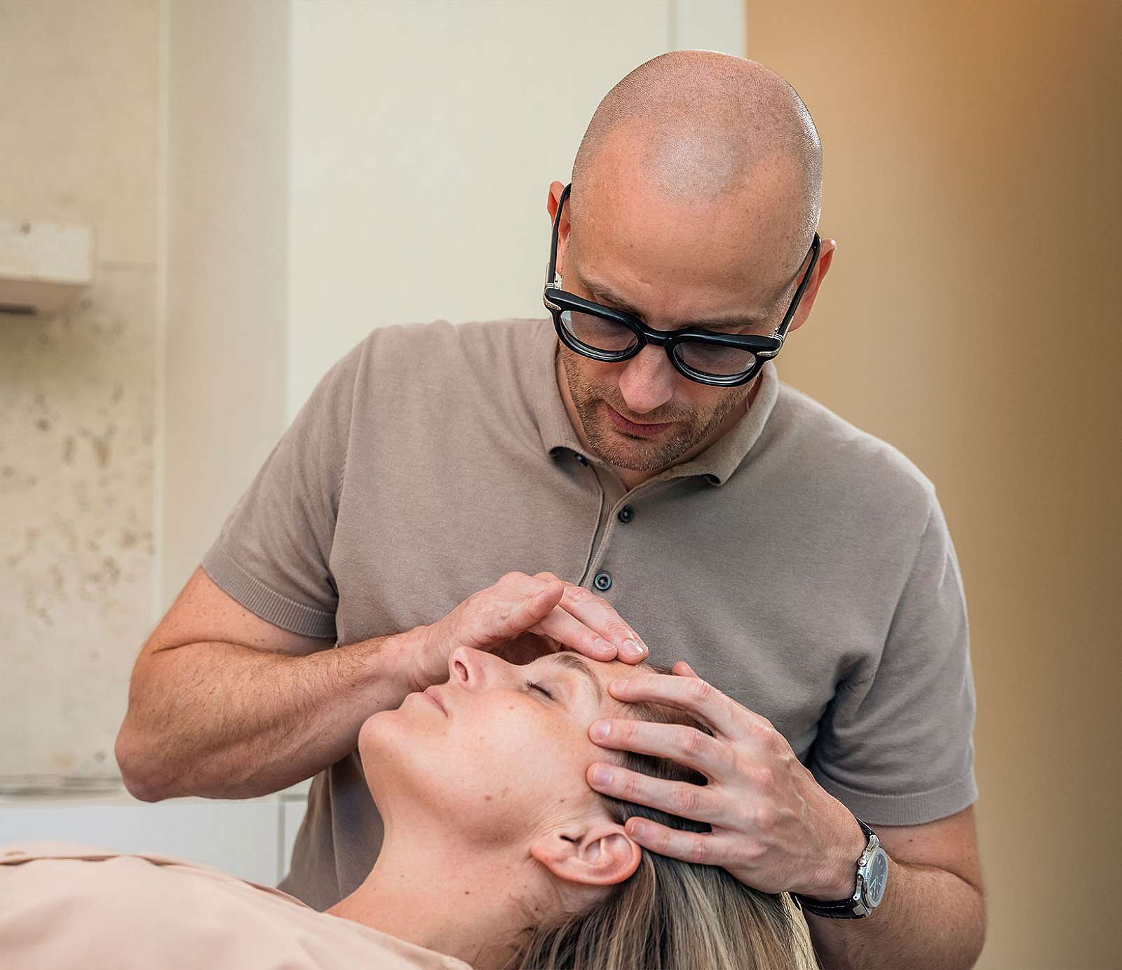 Wenkbrauwreset & Brow Lift | Dr. Maarten Van Genechten